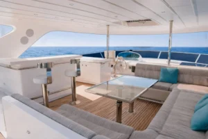 2007 horizon elegance 90 yacht for sale dubai (3)