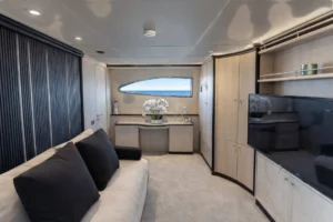 2004-azimut-100-jumbo-yacht-for-sale-dubai (16)