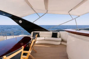 2004-azimut-100-jumbo-yacht-for-sale-dubai (9)