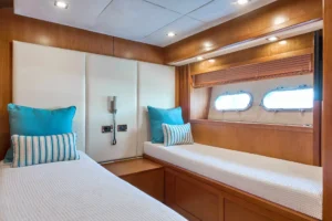2006-sunseeker-predator-108-for-sale-dubai (5)