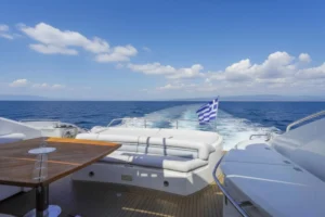 2006-sunseeker-predator-82-for-sale-dubai-refit-2022 (5)