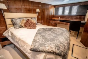 2007-fairline-squadron-78-yacht-for-sale-dubai (6)