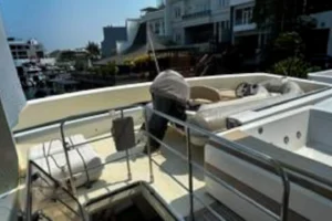 2010-aicon-85-yacht-for-sale-10