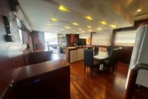 2010-aicon-85-yacht-for-sale-13