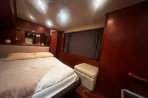 2010-aicon-85-yacht-for-sale-18