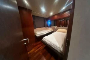 2010-aicon-85-yacht-for-sale-19