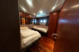 2010-aicon-85-yacht-for-sale-20