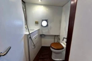 2010-aicon-85-yacht-for-sale-25