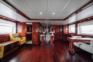 2000-benetti-classic-115-for-sale-in-dubai-14