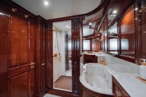 2000-benetti-classic-115-for-sale-in-dubai-17