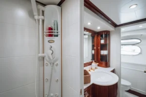 2000-benetti-classic-115-for-sale-in-dubai-26