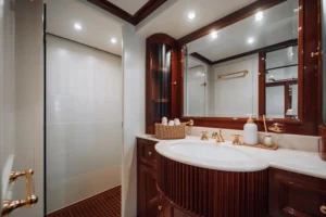 2000-benetti-classic-115-for-sale-in-dubai-27