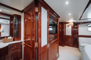 2000-benetti-classic-115-for-sale-in-dubai-30
