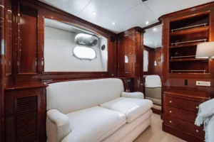 2000-benetti-classic-115-for-sale-in-dubai-32