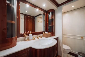 2000-benetti-classic-115-for-sale-in-dubai-33