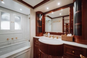 2000-benetti-classic-115-for-sale-in-dubai-34