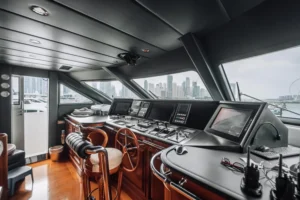 2000-benetti-classic-115-for-sale-in-dubai-37