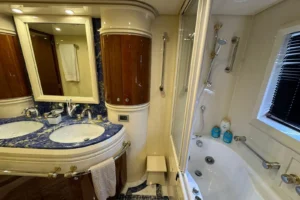 2003 Azimut 98 Leonardo for Sale in Dubai-12