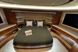 2003 Azimut 98 Leonardo for Sale in Dubai-15