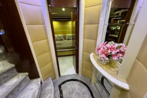 2003 Azimut 98 Leonardo for Sale in Dubai-17