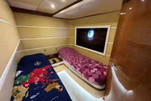 2003 Azimut 98 Leonardo for Sale in Dubai-18