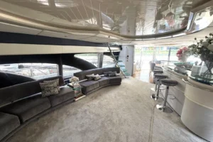 2003 Azimut 98 Leonardo for Sale in Dubai-3