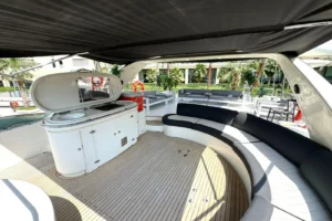 2003 Azimut 98 Leonardo for Sale in Dubai-8