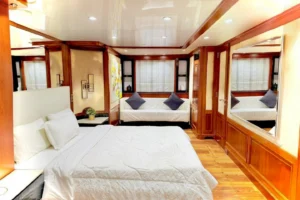 2003-benetti-100-tradition-for-sale-in-dubai-10
