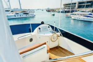 2003-benetti-100-tradition-for-sale-in-dubai-14