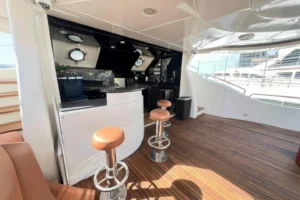 2003-benetti-100-tradition-for-sale-in-dubai-18