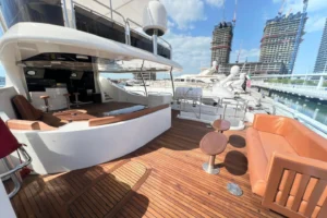 2003-benetti-100-tradition-for-sale-in-dubai-23