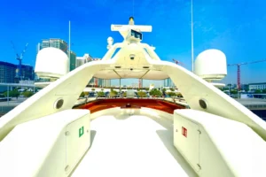 2003-benetti-100-tradition-for-sale-in-dubai-4