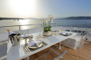 2010-Baia-100-yacht-for-sale-dubai (3)