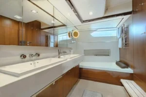 2013-princess-32m-yacht-for-sale-in-manila (10)