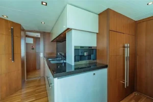 2013-princess-32m-yacht-for-sale-in-manila (12)