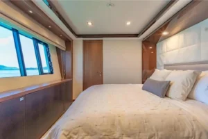 2013-princess-32m-yacht-for-sale-in-manila (7)