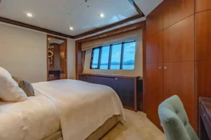 2013-princess-32m-yacht-for-sale-in-manila (8)
