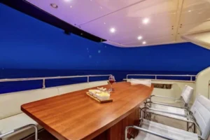 2015-riva-92-duchessa-for-sale-dubai-11