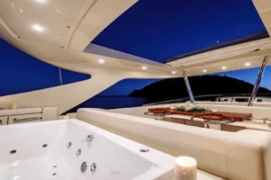 2015-riva-92-duchessa-for-sale-dubai-15