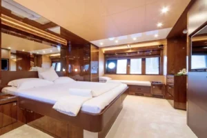 2015-riva-92-duchessa-for-sale-dubai-8