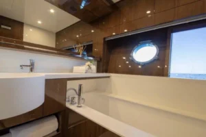 2015-riva-92-duchessa-for-sale-dubai-9