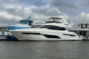 2016-princess-s72-yacht-for-sale-in-hong-kong-45