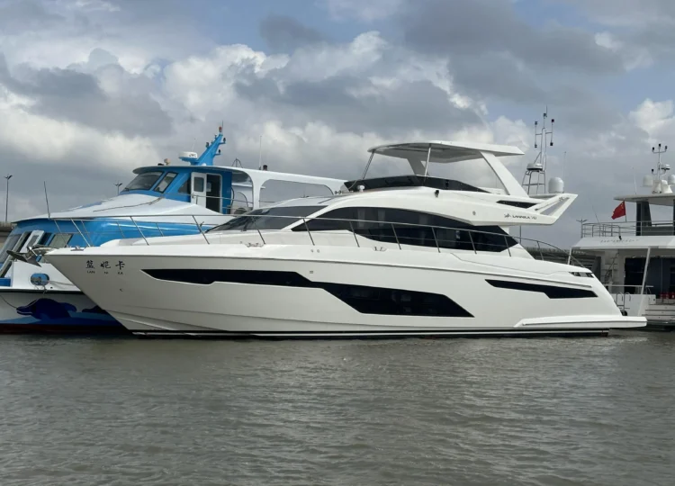 2016 princess s72 yacht for sale in hong kong 45