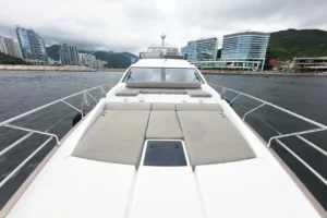 2017-azimut-66-yacht-for-sale-in-hong-kong-15