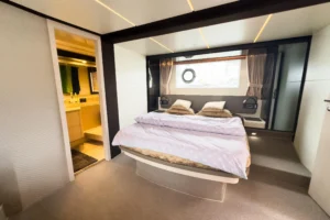 2017-azimut-66-yacht-for-sale-in-hong-kong-38