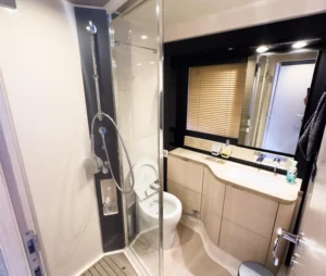 2017-azimut-66-yacht-for-sale-in-hong-kong-45