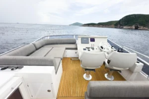 2017-azimut-66-yacht-for-sale-in-hong-kong-5