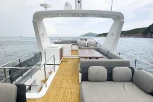 2017-azimut-66-yacht-for-sale-in-hong-kong-7