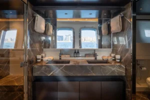 2018-sanlorenzo-sx88-for-sale-in-dubai-14