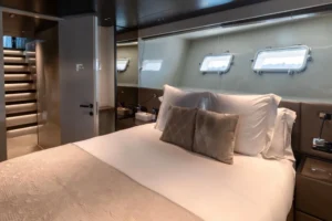 2018-sanlorenzo-sx88-for-sale-in-dubai-16